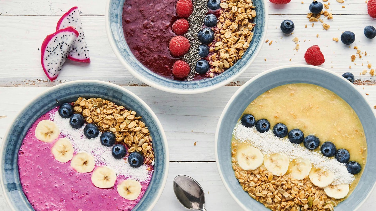 Bowl met granola en vers fruit
